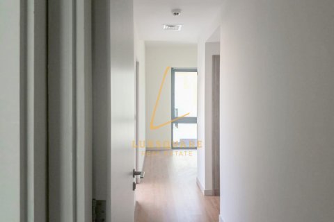 Townhouse in Dubai South (Dubai World Central), Dubai 2 bedrooms, 112 sq.m. № 72627 - photo 14