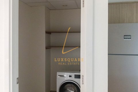 Townhouse in Dubai South (Dubai World Central), Dubai 2 bedrooms, 112 sq.m. № 72627 - photo 5