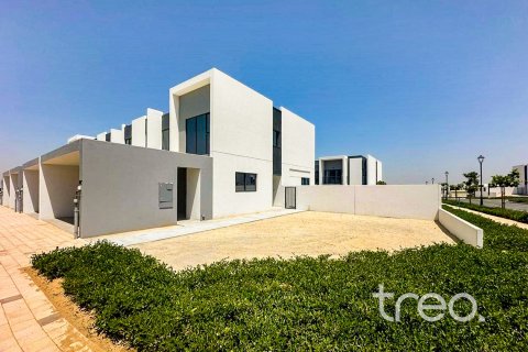 Снять в аренду таунхаус в Дубае: 4 спальни, 216.74м², № 124801 - фото 5