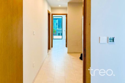 Снять в аренду таунхаус в Дубае: 4 спальни, 216.74м², № 124801 - фото 12