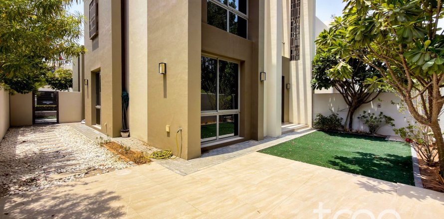 Villa à Arabian Ranches 2, Dubai, 4 chambres, 246.19 m², № 124798