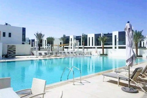 Купить виллу в DAMAC Hills (Akoya by DAMAC), Дубай: 3 спальни, 343м², № 73221 - фото 11