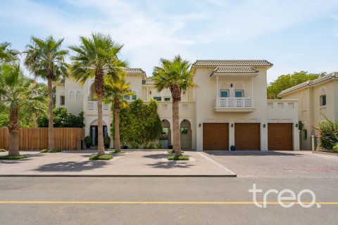 Villa en Quortaj, Al Furjan, Dubai, 6 dormitorios, 874.96 m², № 119319
