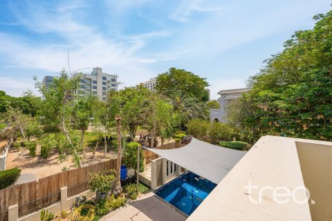 Villa en Quortaj, Al Furjan, Dubai, 6 dormitorios, 874.96 m², № 119319 - foto 14