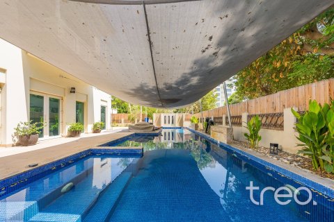 Villa en Quortaj, Al Furjan, Dubai, 6 dormitorios, 874.96 m², № 119319 - foto 26