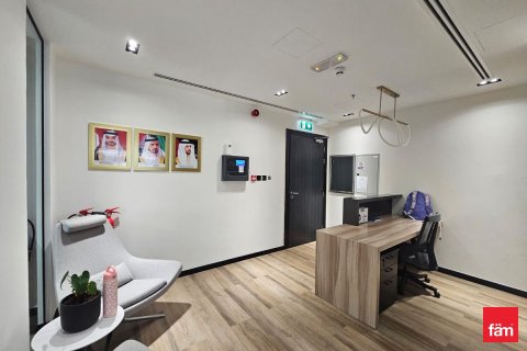 Oficina en Dubai, 157.1 m², № 91791