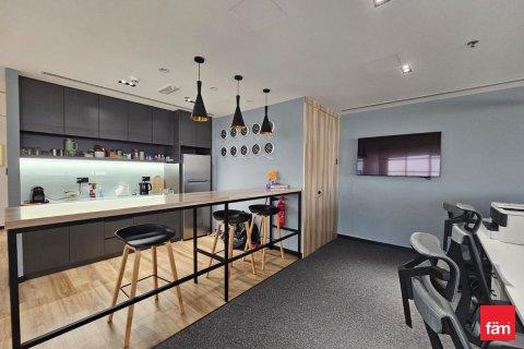 Bureau à Dubai, 157.1 m², № 91791 - photo 2