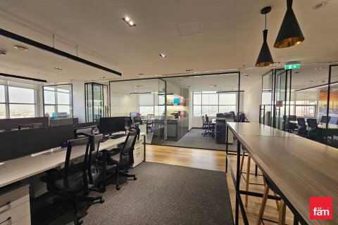 Bureau à Dubai, 157.1 m², № 91791 - photo 5