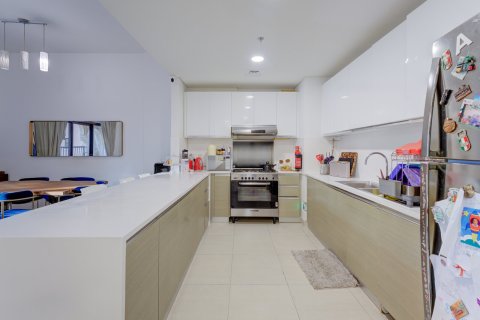 Apartment in Dubai 3 bedrooms, 179 sq.m. № 99351 - photo 3