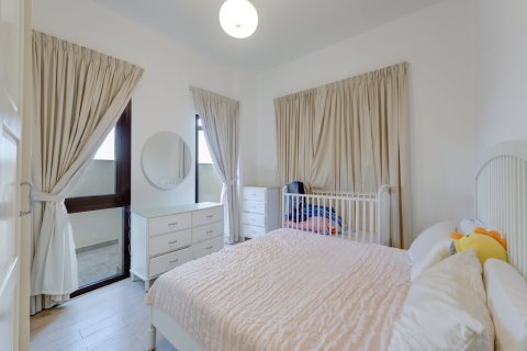 Apartment in Dubai 3 bedrooms, 179 sq.m. № 99351 - photo 8