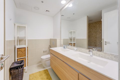 Apartment in Dubai 3 bedrooms, 179 sq.m. № 99351 - photo 10