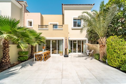 Maison de ville à Dubai, 3 chambres, 244 m², № 99358