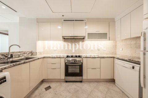 Apartamento en The Address Dubai Marina, Dubai Marina, Dubai, 1 dormitorio, 141.67707500 m², № 84017 - foto 2