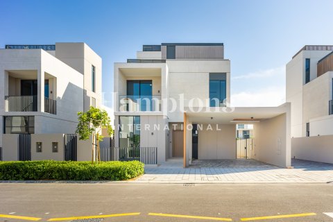 Villa en Arabian Ranches 3, Dubai, 4 dormitorios, 447.97826600 m², № 84018 - foto 10
