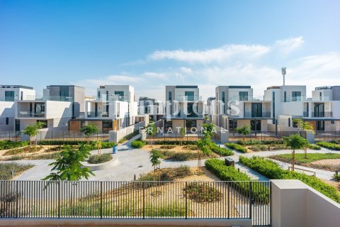 Villa en Arabian Ranches 3, Dubai, 4 dormitorios, 447.97826600 m², № 84018 - foto 20