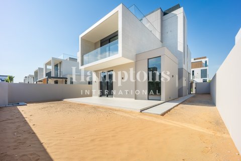Villa en Arabian Ranches 3, Dubai, 4 dormitorios, 447.97826600 m², № 84018 - foto 2