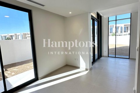 Снять в аренду виллу в Dubai South (Dubai World Central), Дубай: 4 спальни, 372.88012595м², № 92959 - фото 18