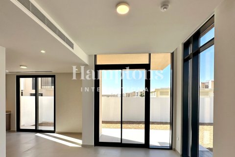 Снять в аренду виллу в Dubai South (Dubai World Central), Дубай: 4 спальни, 372.88012595м², № 92959 - фото 19