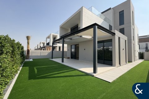 Villa en Arabian Ranches 3, Dubai, 4 dormitorios, 448 m², № 79085 - foto 1