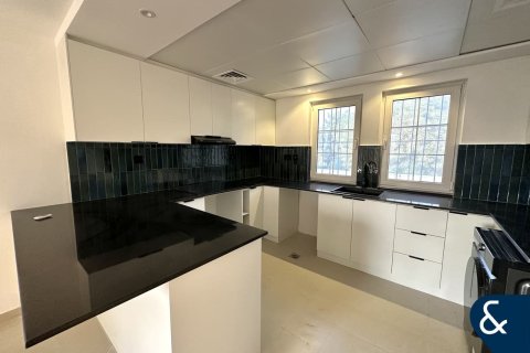 Снять в аренду квартиру в Dubai Land, Дубай: 2 спальни, 160м², № 79084 - фото 2