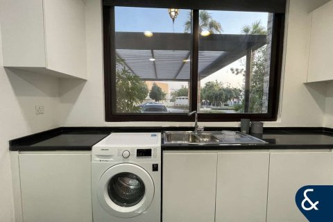 Adosado en DAMAC Hills (Akoya by DAMAC), Dubai, 4 dormitorios, 240 m², № 79122 - foto 13