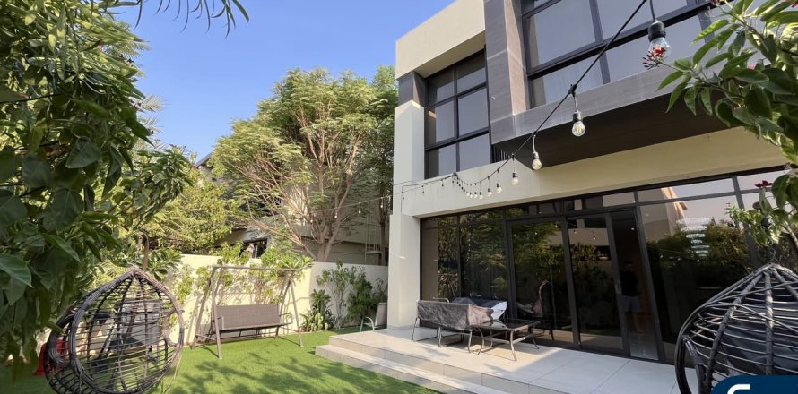 Adosado en DAMAC Hills (Akoya by DAMAC), Dubai, 4 dormitorios, 240 m², № 79122
