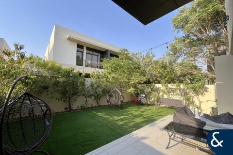 Adosado en DAMAC Hills (Akoya by DAMAC), Dubai, 4 dormitorios, 240 m², № 79122 - foto 2