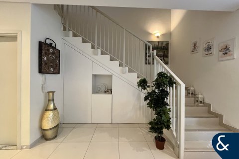 Adosado en DAMAC Hills (Akoya by DAMAC), Dubai, 4 dormitorios, 240 m², № 79122 - foto 11