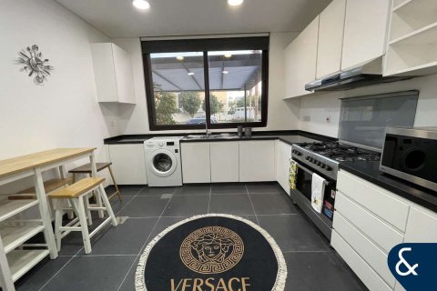 Adosado en DAMAC Hills (Akoya by DAMAC), Dubai, 4 dormitorios, 240 m², № 79122 - foto 12