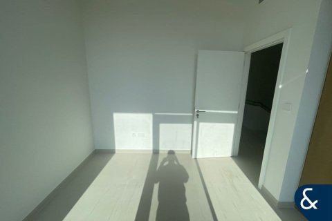 Villa in Dubai South (Dubai World Central), Dubai 4 bedrooms, 395 sq.m. № 79121 - photo 16