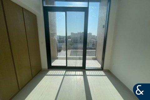 Villa in Dubai South (Dubai World Central), Dubai 4 bedrooms, 395 sq.m. № 79121 - photo 8