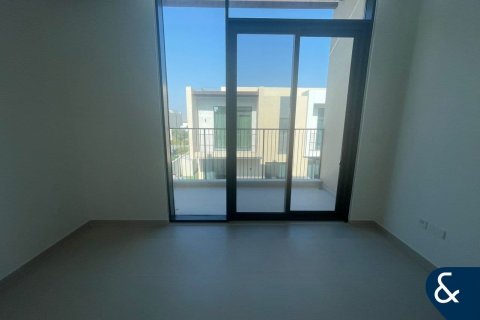 Villa in Dubai South (Dubai World Central), Dubai 4 bedrooms, 395 sq.m. № 79121 - photo 11