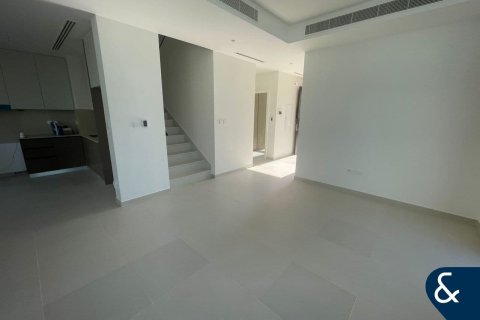 Villa in Dubai South (Dubai World Central), Dubai 4 bedrooms, 395 sq.m. № 79121 - photo 6
