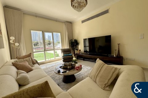 Villa en Meadows, Dubai, 5 dormitorios, 711 m², № 79119 - foto 5