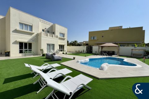 Villa en Meadows, Dubai, 5 dormitorios, 711 m², № 79119 - foto 2