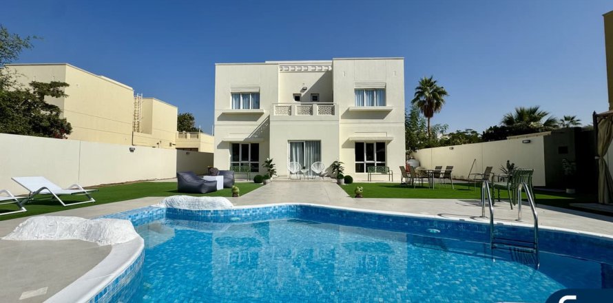 Villa en Meadows, Dubai, 5 dormitorios, 711 m², № 79119