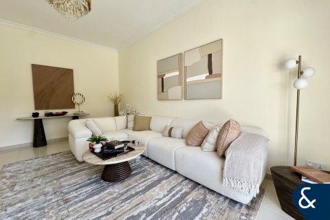 Villa en Meadows, Dubai, 5 dormitorios, 711 m², № 79119 - foto 6