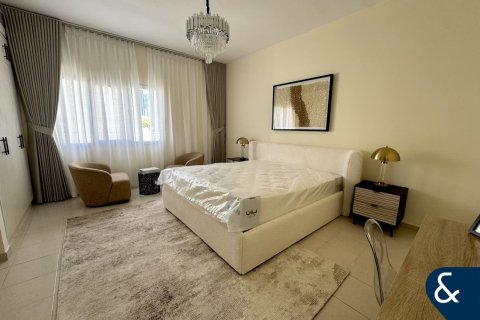 Villa en Meadows, Dubai, 5 dormitorios, 711 m², № 79119 - foto 11