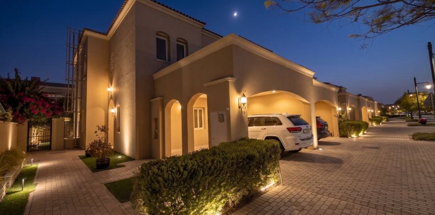 Villa in Dubai 3 bedrooms, 254.1 sq.m. № 124337