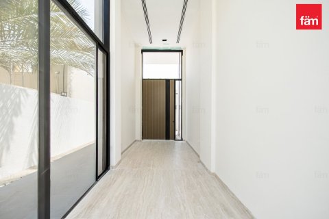 Villa in Al Barsha, Dubai 4 bedrooms, 929 sq.m. № 124340 - photo 24