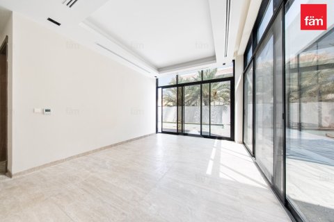 Villa in Al Barsha, Dubai 4 bedrooms, 929 sq.m. № 124340 - photo 17