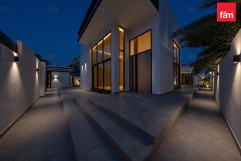 Villa in Al Barsha, Dubai 4 bedrooms, 929 sq.m. № 124340 - photo 23