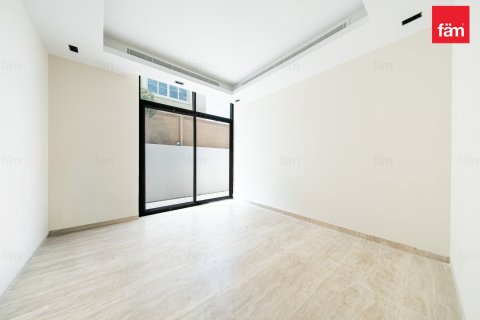 Villa in Al Barsha, Dubai 4 bedrooms, 929 sq.m. № 124340 - photo 10