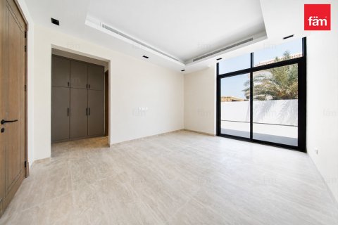 Villa in Al Barsha, Dubai 4 bedrooms, 929 sq.m. № 124340 - photo 4