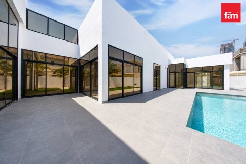 Villa in Al Barsha, Dubai 4 bedrooms, 929 sq.m. № 124340 - photo 5