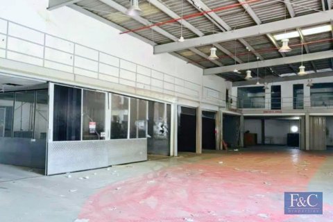 Entrepôt à Al Quoz Industrial Area, Al Quoz, Dubai, 3577 m², № 103752 - photo 13