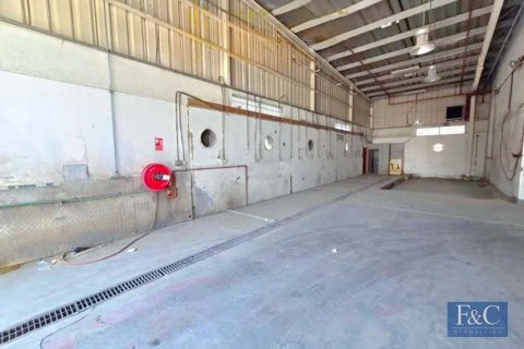 Entrepôt à Al Quoz Industrial Area, Al Quoz, Dubai, 3577 m², № 103752 - photo 2