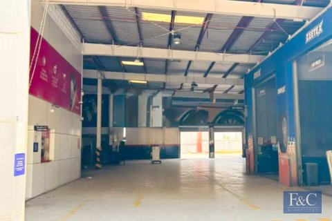 Entrepôt à Al Quoz Industrial Area, Al Quoz, Dubai, 3577 m², № 103752 - photo 12