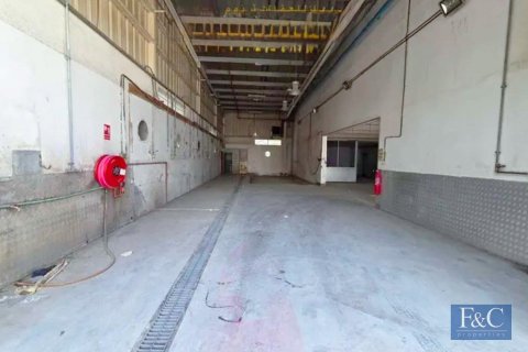 Entrepôt à Al Quoz Industrial Area, Al Quoz, Dubai, 3577 m², № 103752 - photo 7