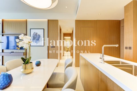 Apartment in Downtown Dubai (Downtown Burj Dubai), Dubai 2 bedrooms, 111.11198800 sq.m. № 95161 - photo 2